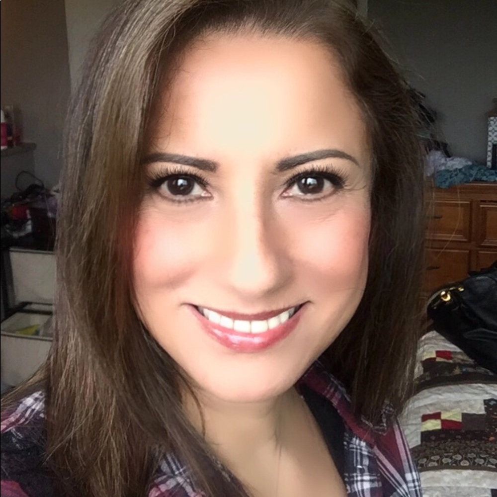 Meet your Posher, Ana